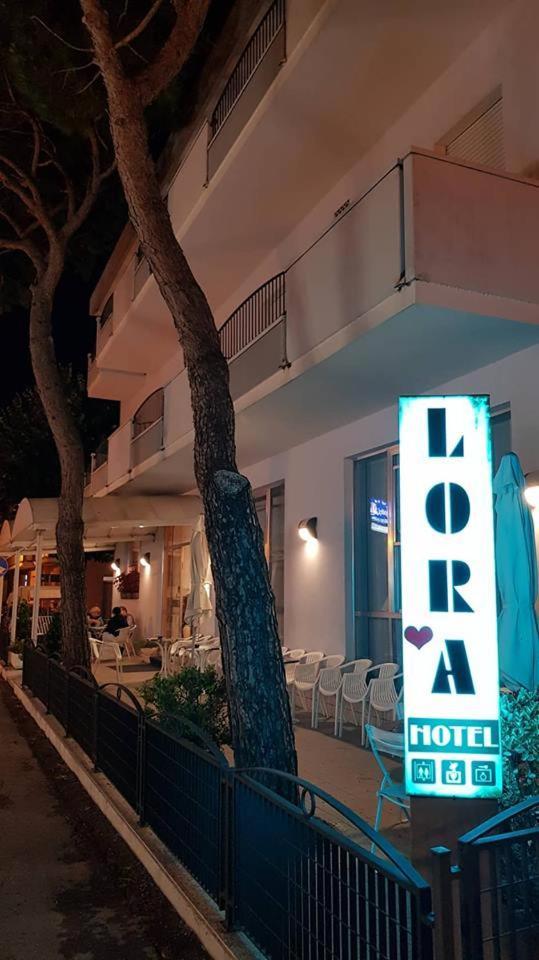 Hotel Lora Rimini Exterior photo